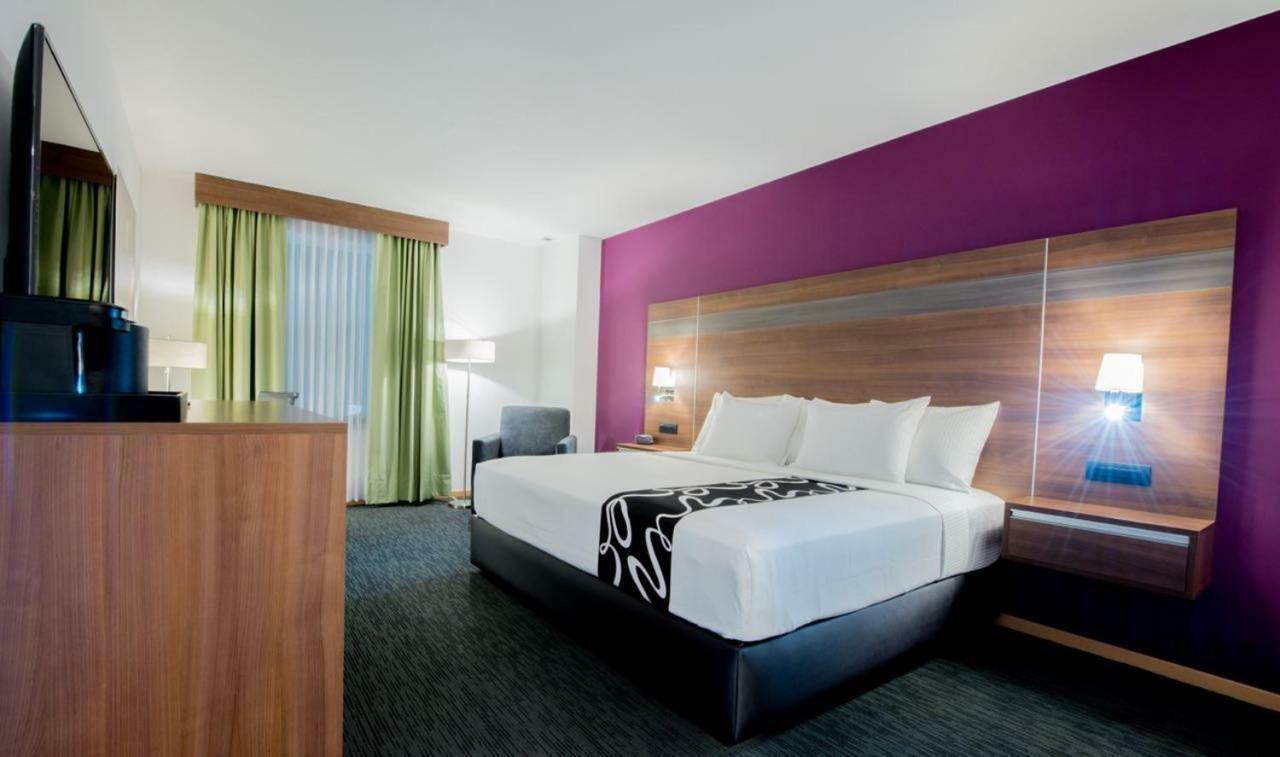 La Quinta by Wyndham San Jose Chiapa Puebla Hotel Bagian luar foto